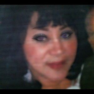 Meet your Posher, Estelita